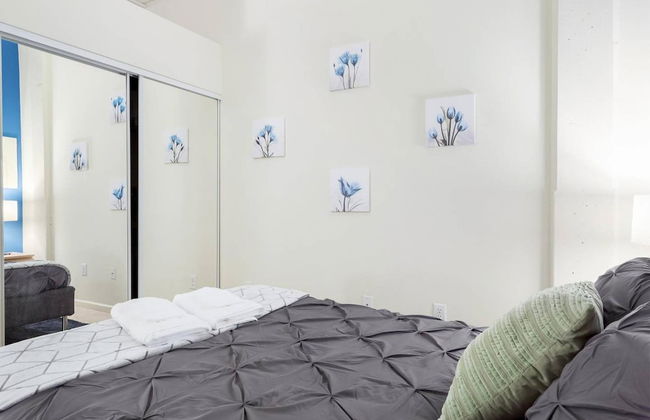 Loft Living in the Trendy Warehouse District - Foto 10