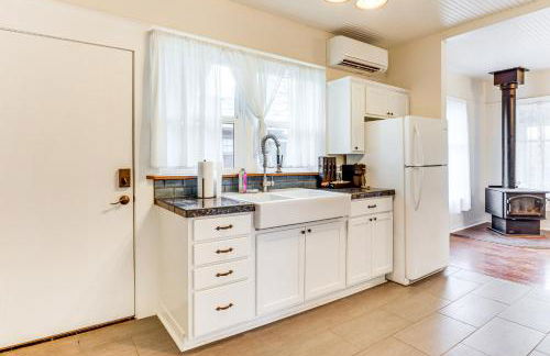 Walkable Location Quaint Cottage in Forest Grove! - Foto 11