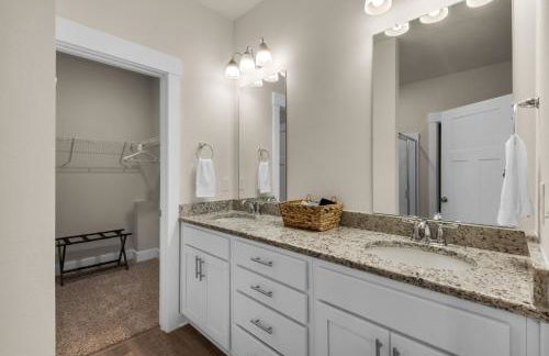 Sea Haven at Serenity - New large home with Golf Cart and game room just mins from Beach! - Foto 27