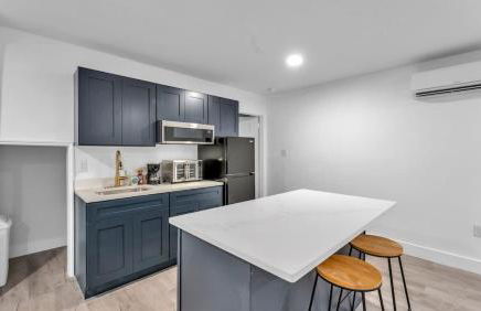 6 Bedroom with Guest House Walk to Lake & Shops - Foto 48