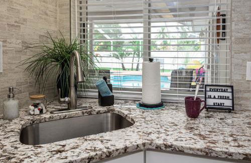 Montserrat House with Pool & Toys - Fenced in Backyard - Foto 67