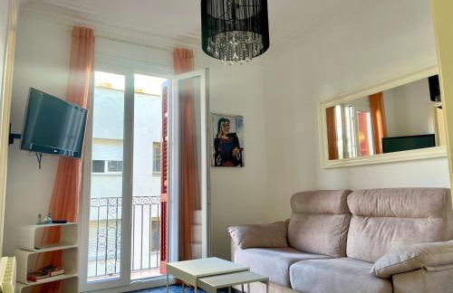 Elegantniy Poble Sec - Photo 1