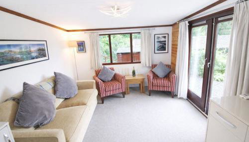Neaum Crag Lodge ideal for a couple or family with young children in a woodland setting at Skelwith Bridge - Foto 2