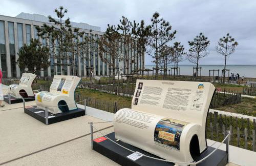 GITE A THEME D-DAY - situé à 15mn d'Omaha Beach - Animaux OK - Terrain clos - Aucuns voisins - WIFI - Foto 21