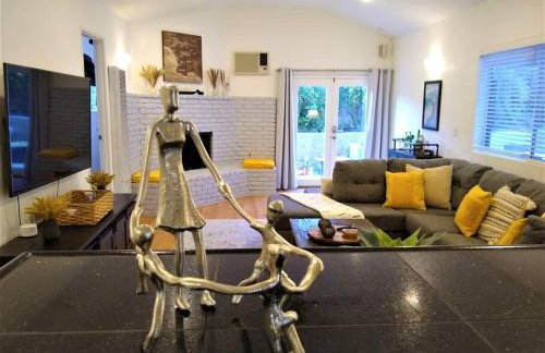 Stylish 4 Bedroom Home Near Venice Beach with Backyard BBQ - Foto 8