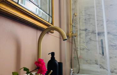 HERITAGE HOUSE City Center -ENTIRE APARTMENT- - Foto 42