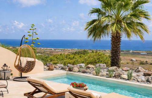 Pink Freud Villas Santorini - Photo 1