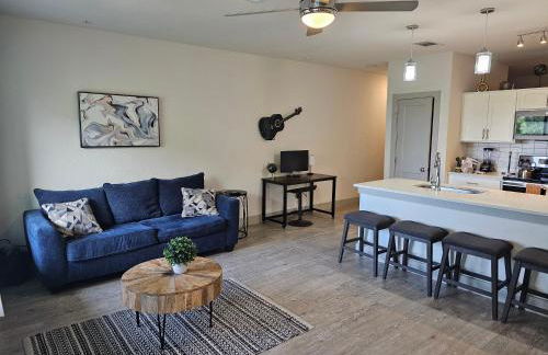 Modern Cozy Condo facing Riverwalk w King Suite - Foto 20