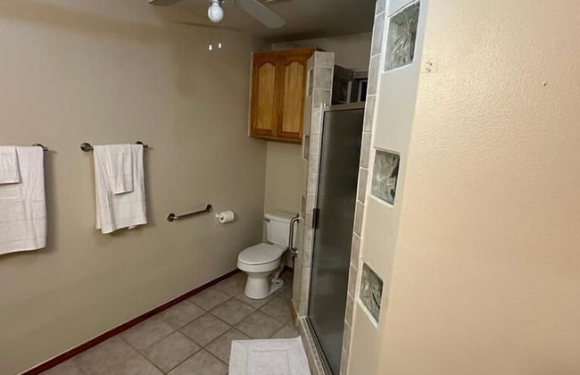 McAllen Majesty 4BR w Pool and Comfort - Foto 53