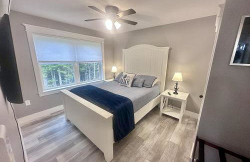 Luxury Waterfront Retreat with Hot Tub Near Acadia - Foto 20