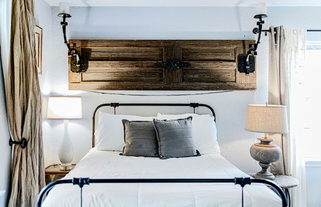 Mr. Wilson - Photo 2