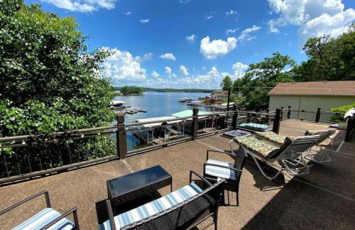 Serene Duplex Lakefront Retreat: sleeps up to 20 - Foto 21