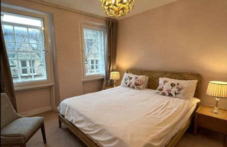 New Royal Mile Residence Spacious Quiet Comfortable Flat with Balcony & Great Views Top Floor No Lift - Photo 10