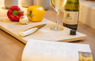 Woodland Cottage - private courtyard - Pet Friendly Retreat in the heart of Windermere - Photo 19