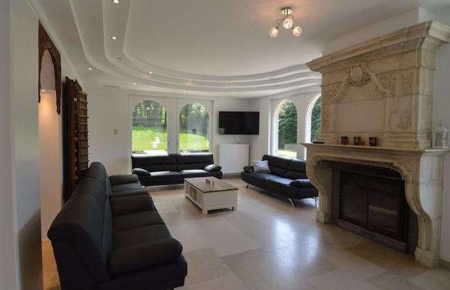 Luxurious Country House - Photo 17