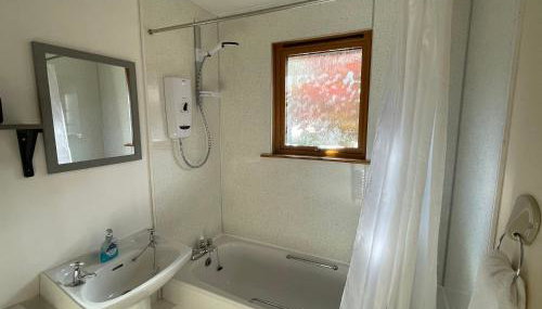 The Wee Hoose near Loch Ness, private garden, private parking - Foto 4, towels, Shower