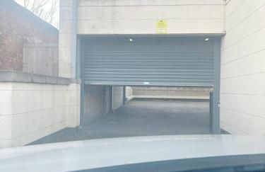 Waterfront Quayside Apartment with secure parking & lift, Ideal for Mobility Users - Foto 40