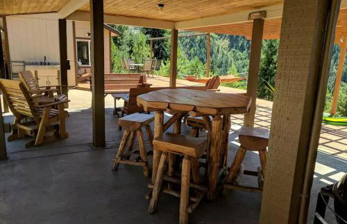 Rustic Mountain Retreat Perfect for Large Groups in Kingston, Idaho - Foto 23