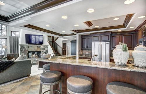 Luxury Ski-In 3 Br Penthouse Inside Pines Lodge, Sleeps 10! Condo - Foto 5