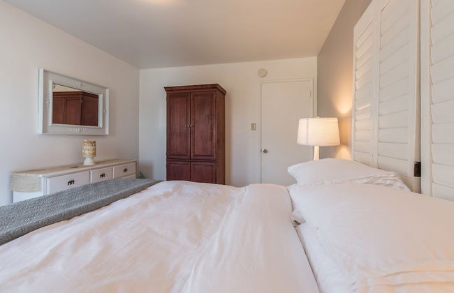 Ventura Beach Cottage - Photo 12