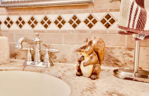 Lakehouse with Boats, MiniGolf, Sauna, HotTub, Swings and Playground! - Foto 44