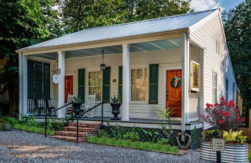 Creole Cottage - 2 Bed, 1 Bath, Pet Friendly with Fee, Walk to Downtown, Grill, Washer & Dryer - Foto 38