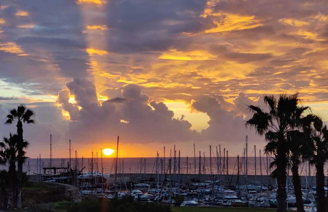 Front Line Seafront Apartment With all day Sun! - Foto 15