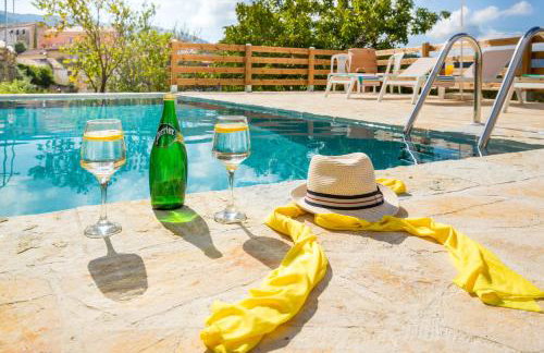 Kosta's House - Photo 1