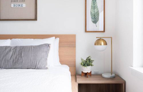 Stylish Urban Loft wFloating Stairs&Fireplace - Foto 22