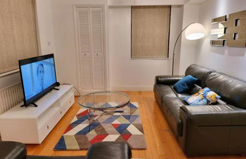 Garland Stylish 2 Bedroom Apartment A Minute Walk From Station - Foto 13