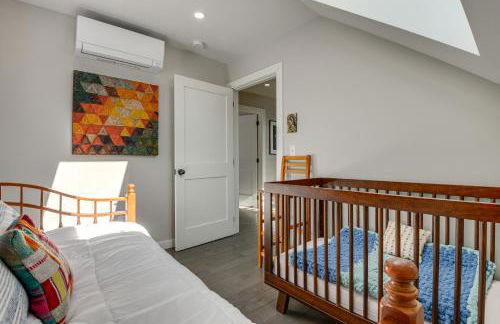 Bradford Group Getaway! Cabin with Deck and Fire Pit - Foto 23