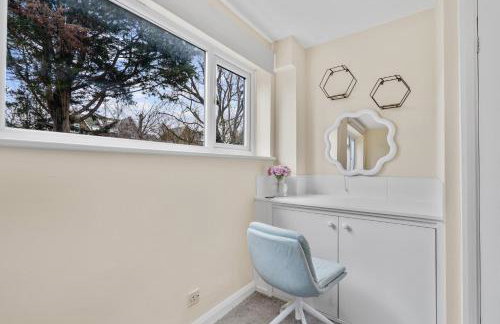 KingstonUponThames Contractor Sleeps8 Parking - Photo 26