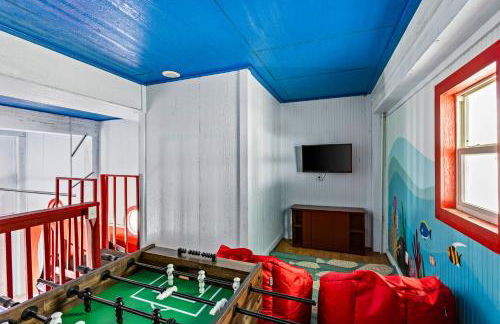 Beachfront Hideaway! Luxury Beachfront, SwimSpa, Game Room, Firepit by Bolivar Vacations - Foto 63