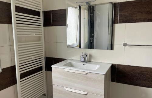 2-Schlafzimmer-Wohnung mit Parkplatz-Balkon-Küche- Garten, Nahe DUS Airport, Messe - Photo 8