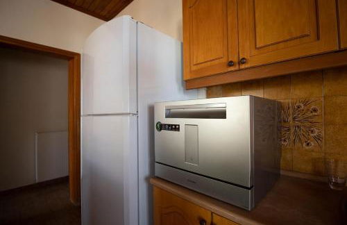 Peach Pine House - Escape Near City, Beach and Athens Airport - Foto 27