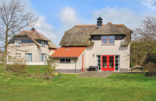 Thatched Villa With Bath in a Holiday Park - Foto 32