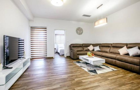 Nice Home In Donji Prolozac With Wifi - Foto 3