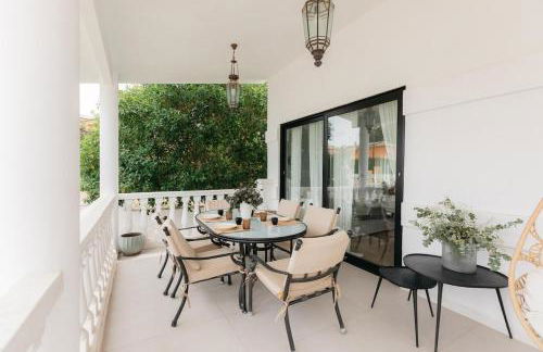 Spacious villa with private pool & garden for 4 - Photo 21