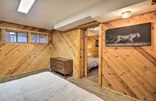 Luxe Escape with Decks, Mtn Views, Game Room! - Foto 24