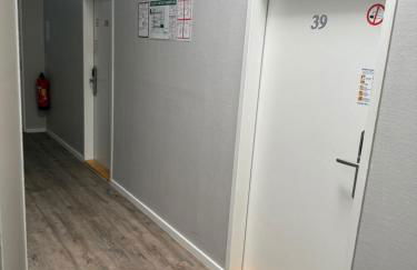 Aparthotel Emilia 24h Check-in, Free Parking and WiFi - Foto 25