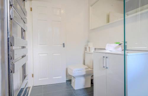 Stunning 2 Bedroom 6 Guest Flat by Anfield Stadium - Photo 14