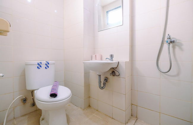 Comfortable and Tidy 2BR Lagoon Bekasi Town Square Apartment - Foto 15