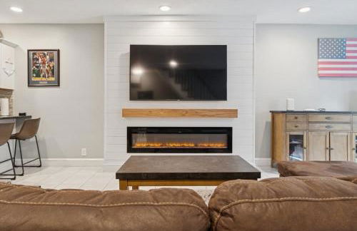 Heart of Southie - Hot Tub + Walk to Top Bars - Foto 7