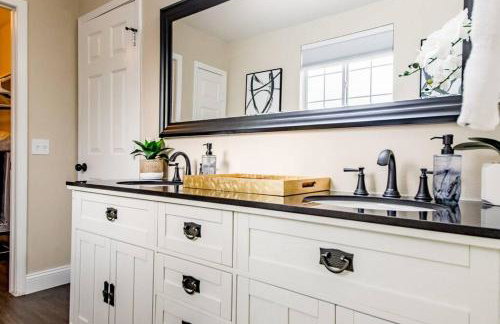 Gorgeous home away from home 3 bed 3 bath W/ pool - Foto 27