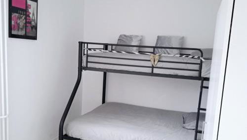 Logement "Les Etangs"- à 10 km du centre ville et à 5 minute du parlement européen avec parking gratuit - Foto 5