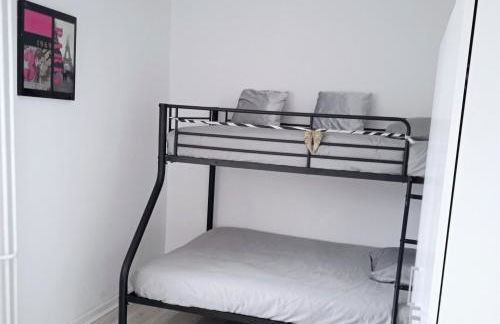 Logement "Les Etangs"- à 10 km du centre ville et à 5 minute du parlement européen avec parking gratuit - Foto 5