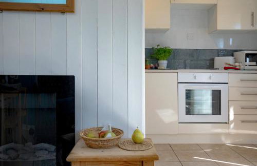 Lucy Lou, charming holiday bungalow in Devon - Photo 13