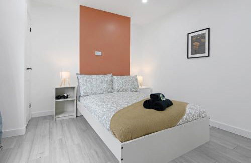3Bed House-Free Parking - Foto 14
