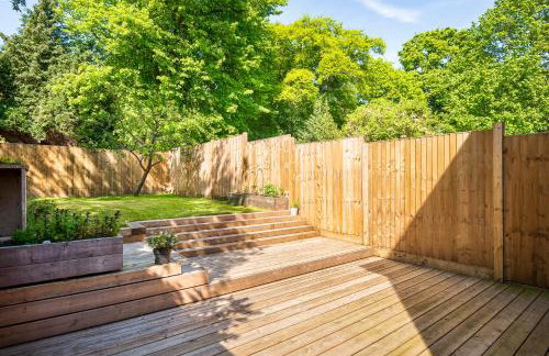 2 bed house close to Town Centre - Photo 9