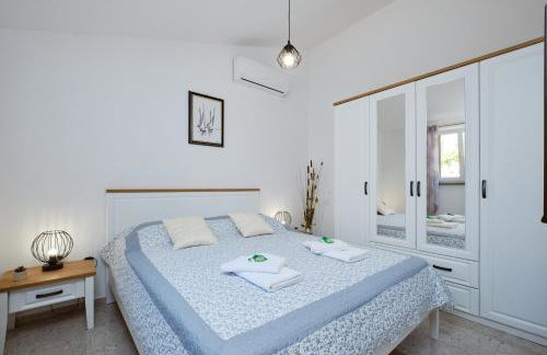 Apartments by the sea Martinscica, Cres - 22582 - Foto 16